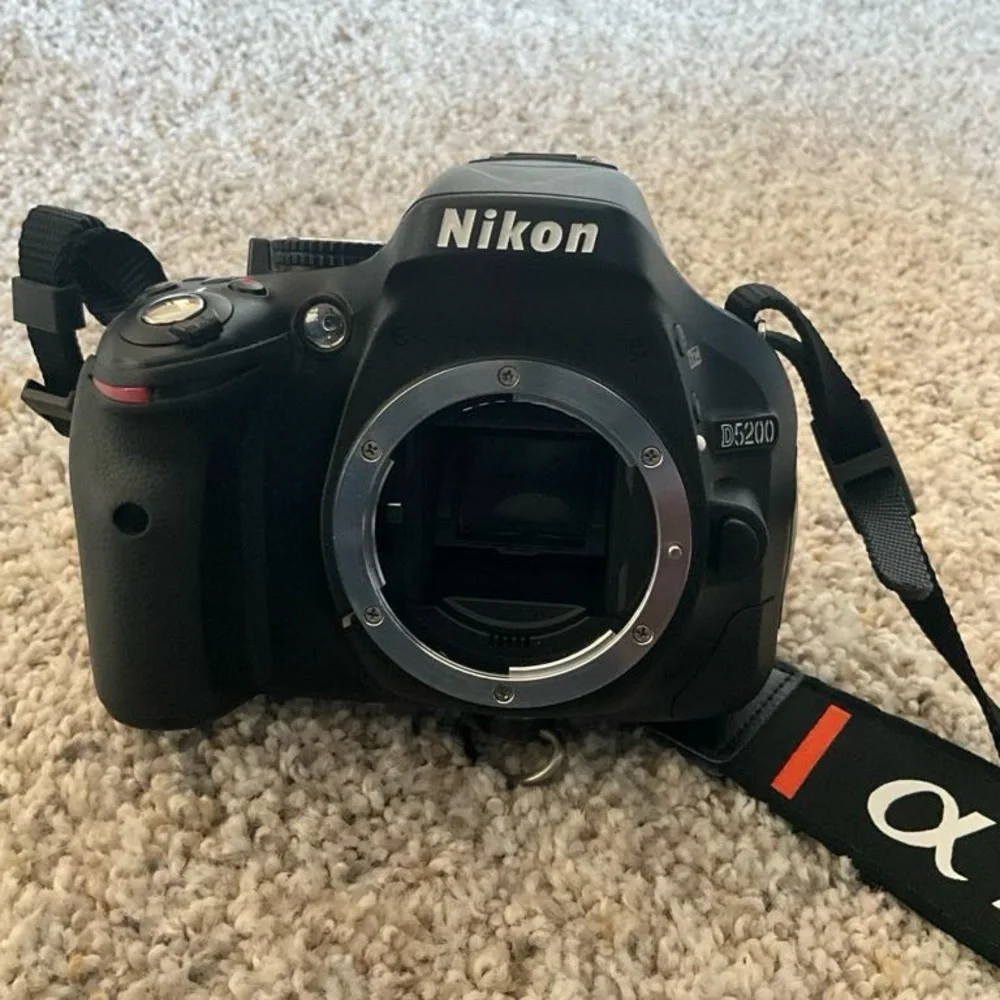 Nikon D5200 Camera kit for sale.